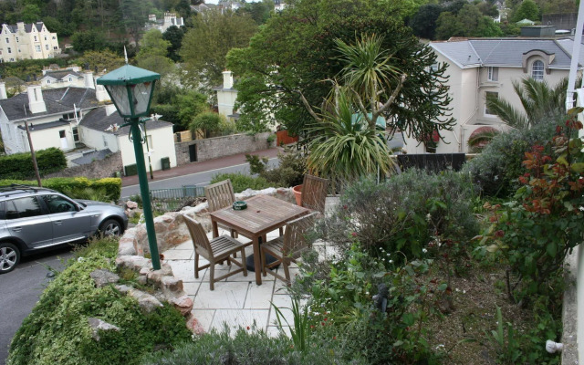 The Robin Hill Hotel