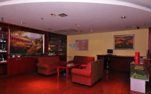 Hanting Express Dezhou Train Station