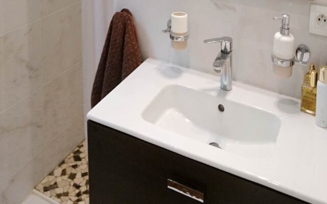 Dreamy Villa in Bruniquel with Jetty