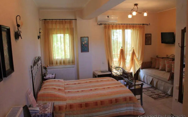 Chorostasi Guest House