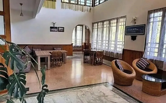 Ronglyang Lotus Villa Homestay (Near MG Road)