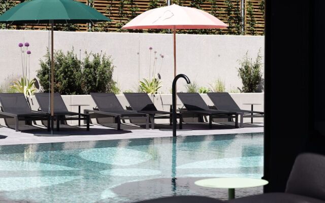 Amrai Suites