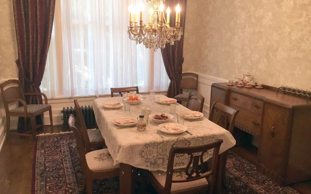 The Parsonage Inn LLC