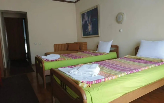 Bimbo Hotel