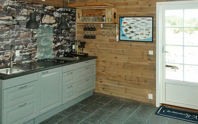 Four-Bedroom Holiday home in Urangsvåg