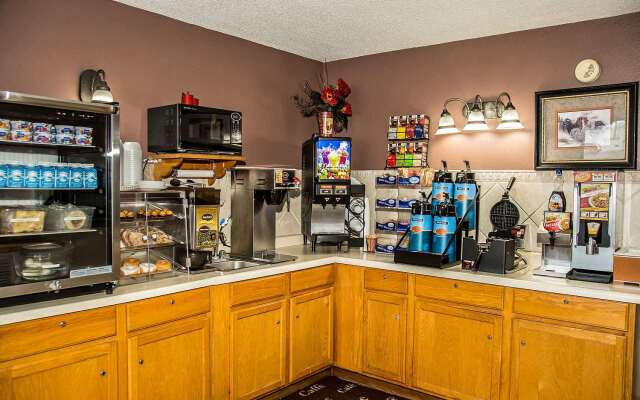 Americas Best Value Inn & Suites Detroit Lakes