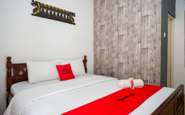 RedDoorz Syariah near Plengkung Gading 2