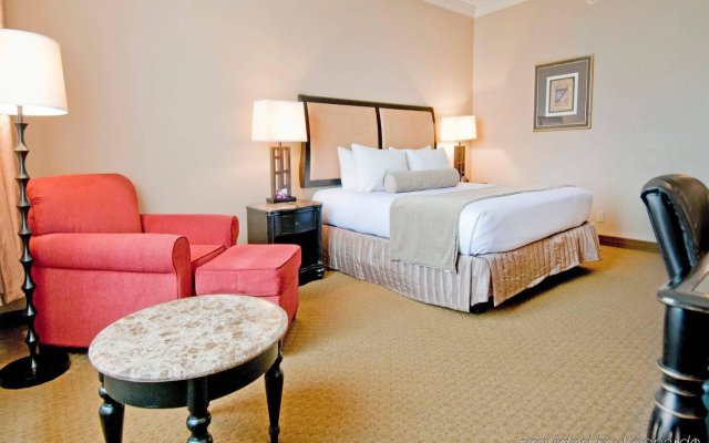 Crowne Plaza Hotel Pensacola Grand