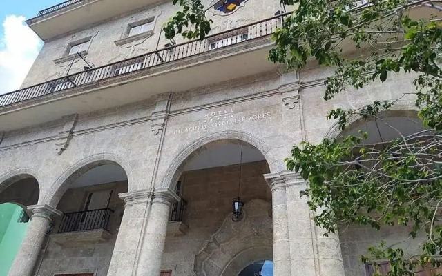 Palacio De Los Corredores