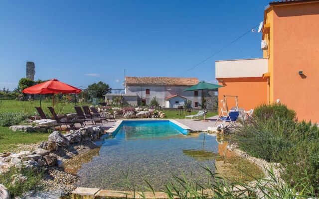 Nice Home in Bratulici With Wifi and 6 Bedrooms