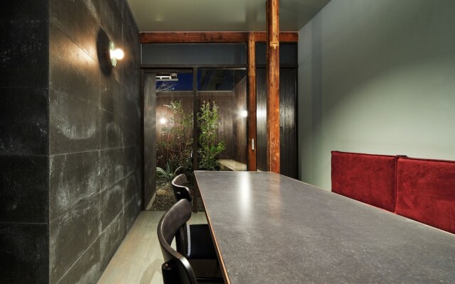 YADORU KYOTO HANARE Dokutsu No Yado