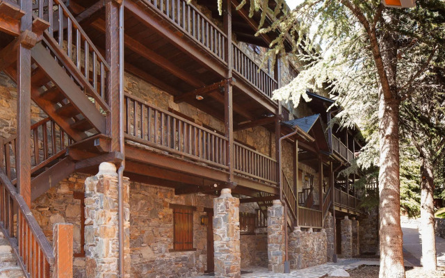 Tarter Mountain Suites