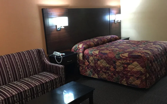 Redwood Inn and Suites
