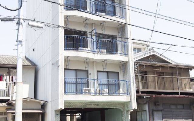 Lazy House - Hostel
