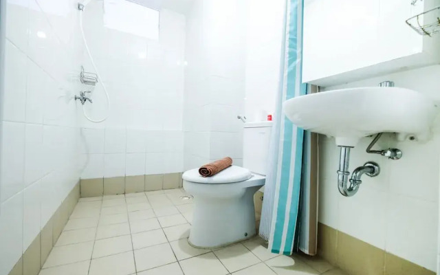 Modern And Comfy 3BR Bassura City Apartment