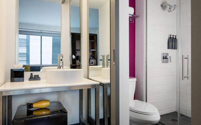 Aloft Denver Downtown
