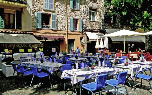 Peaceful Villa in Saint Paul de Vence With Swimming Pool