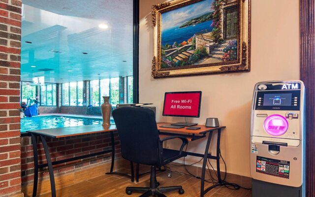 Red Roof Inn & Suites Lake Orion/ Auburn Hills