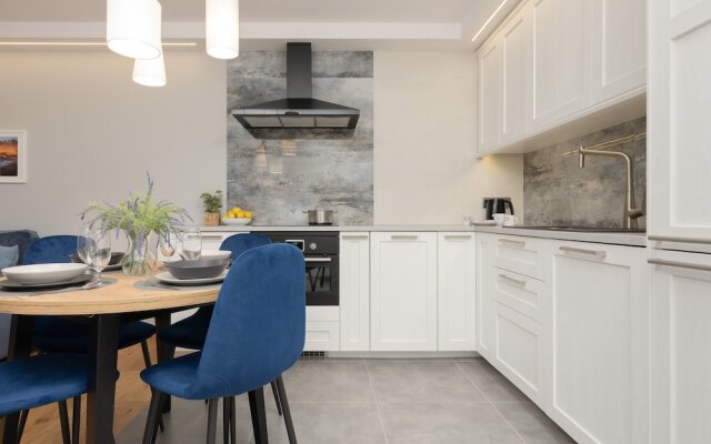 Warsaw City Centre- Srebrna by Renters