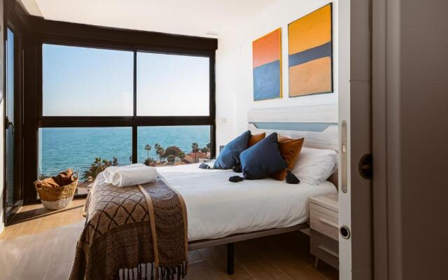 Modern sea front REEF APARTMENT