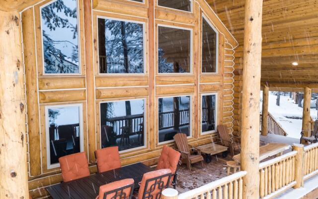 Lumberjack Lodge