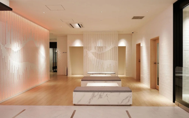 Henna Hotel Komatsu Ekimae
