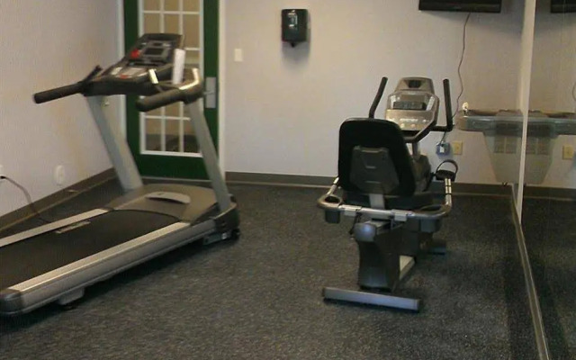 Red Roof Inn & Suites Dickinson