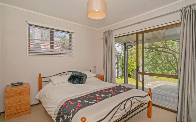 Jewel on Crown Reef - Pauanui Holiday Home – Guest Rooms – Pauanui