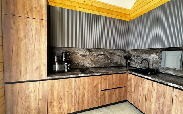 River & House (Ривер Хаус)