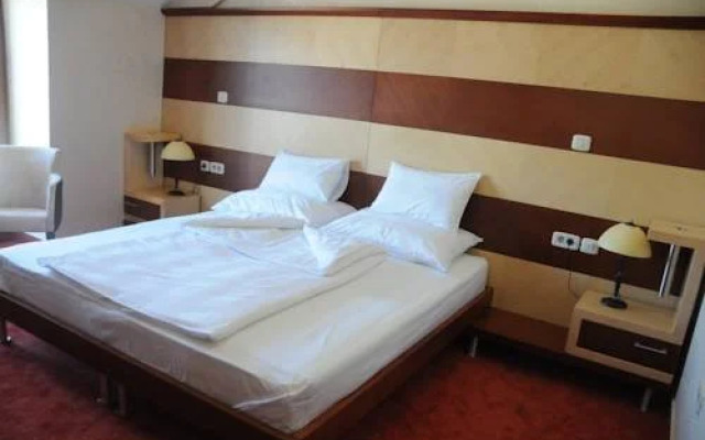 Hotel Marshal