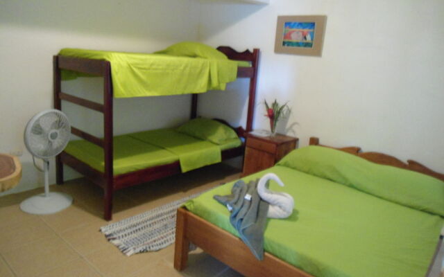 Cabinas Pura Vida Bed & Breakfast