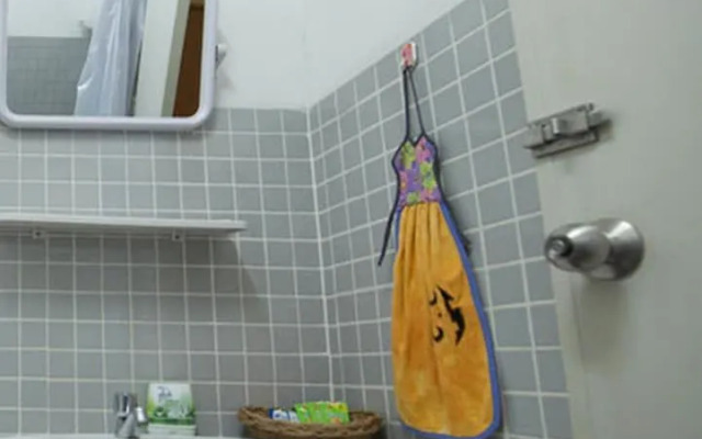 Funky Monkey Guesthouse & Tours