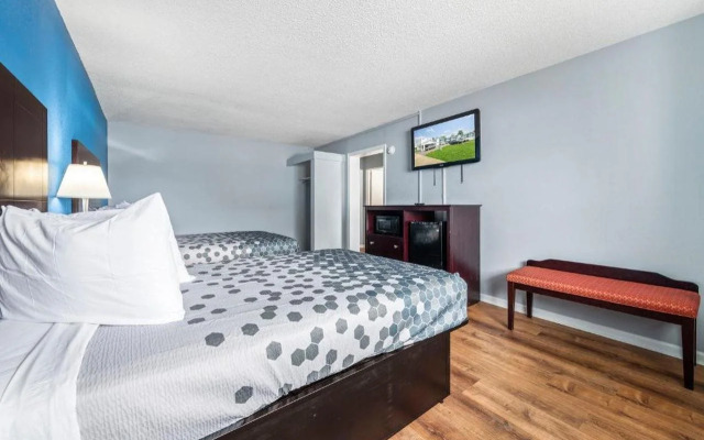 Super 8 by Wyndham Portsmouth - Norfolk