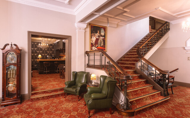 Hadley's Orient Hotel