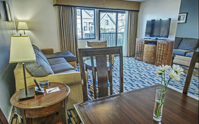 Suites At Fishermans Wharf