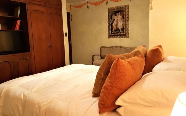 Hermes 205 Life Style