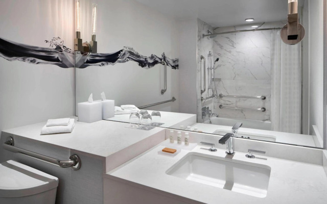 Renaissance Baltimore Harborplace Hotel