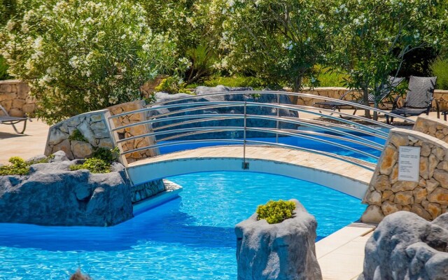 Tidy Apartment with Ac, Just 12 Km. From Sibenik