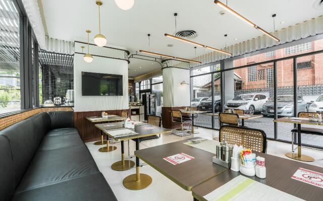 Hotel Amber Sukhumvit 85