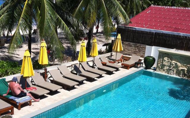 Kamala Beachfront Apartment