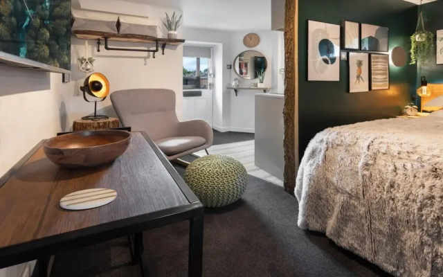 Eden Escape - Comfy Apartment Quiet Neighbourhood