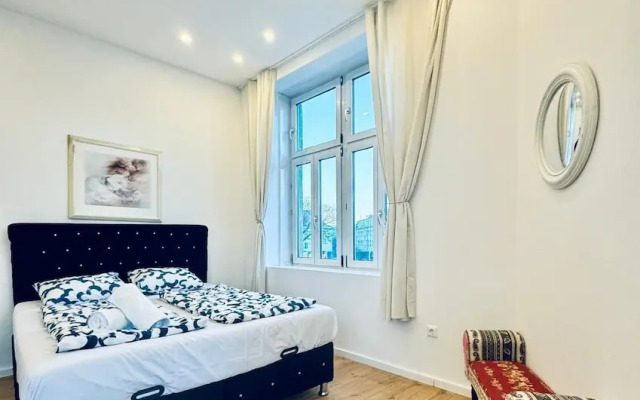 Spacious 3BR Near Kaufpark Alterlaa
