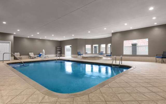 La Quinta Inn & Suites by Wyndham Belton - Temple South
