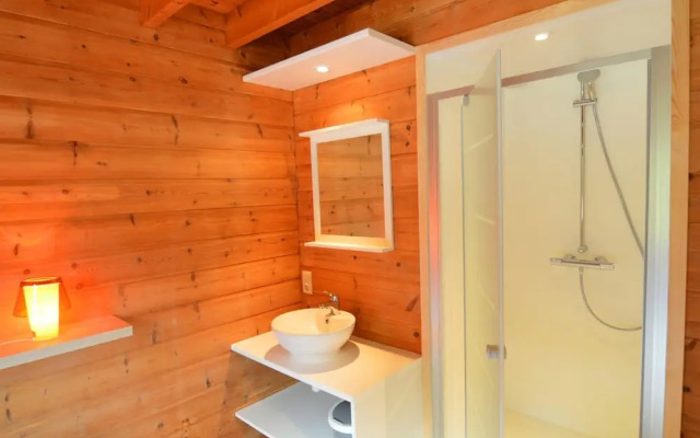 Charming Chalet in Waimes With Sauna and Jacuzzi