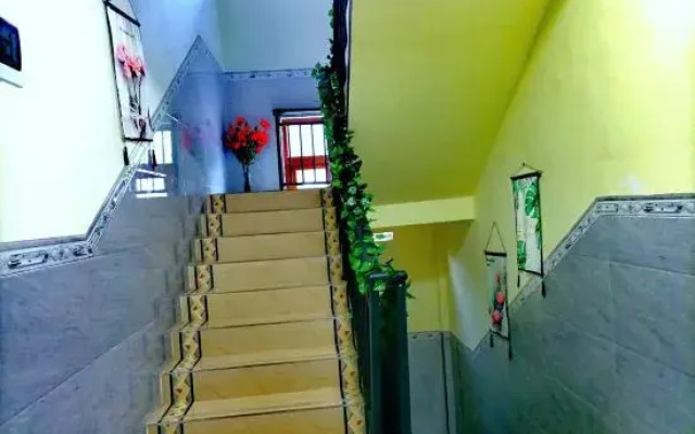 Libo Xiaoqikong Baijia Inn