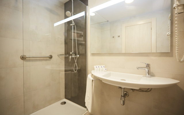 Invisa Hotel Club Cala Verde