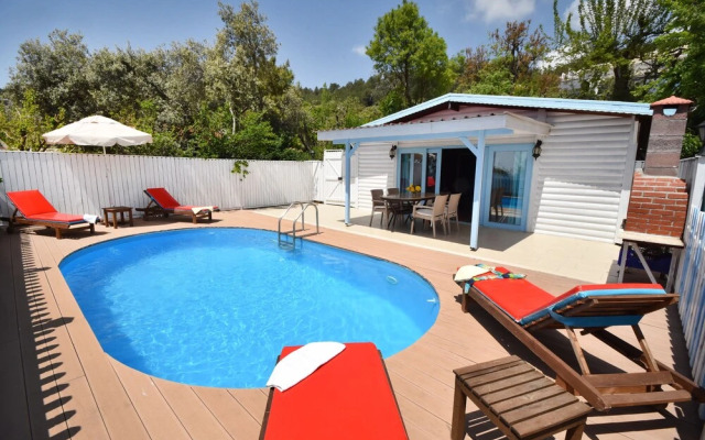 Villa Sezar by Helaltatilvillari