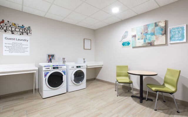 Holiday Inn Express and Suites Lincoln I - 80 by IHG