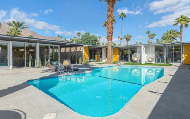 Limon Palm Springs