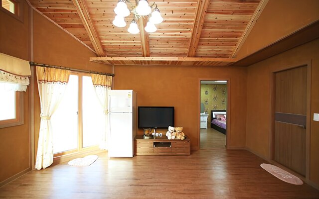 Yeongwol Hanbando River Pension
